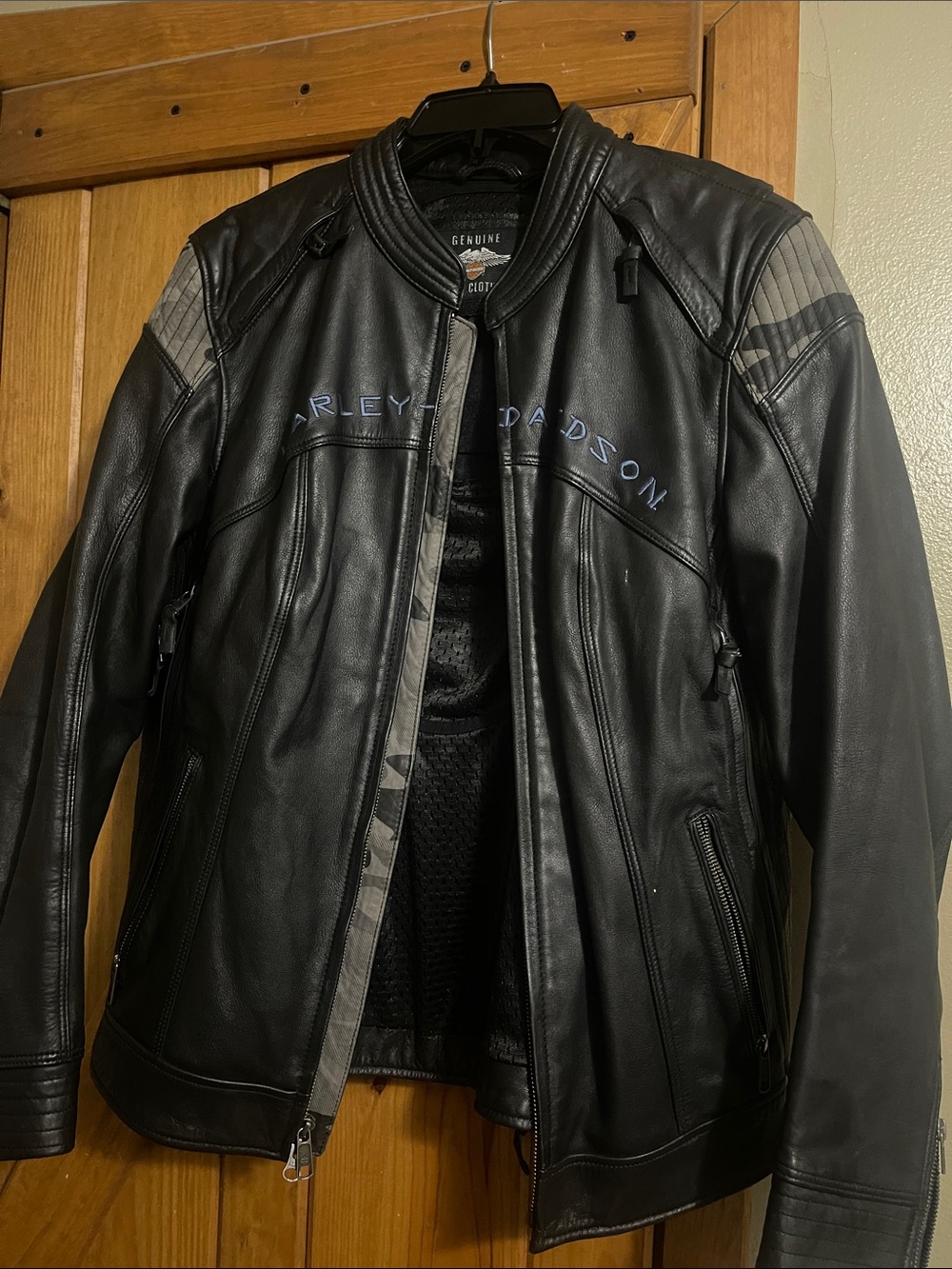 Harley-Davidson Black Leather Bomber Jacket with Gray Accents